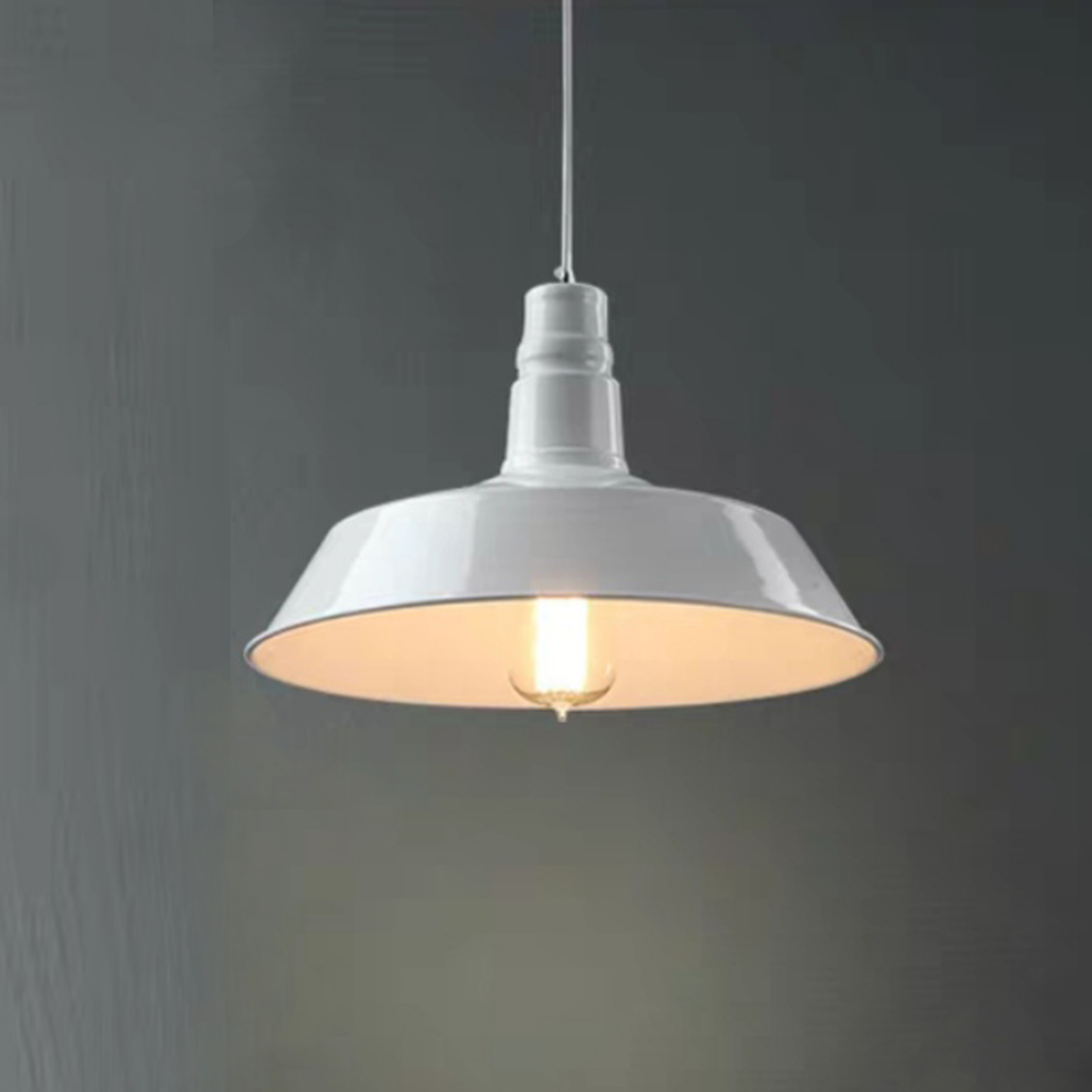 Chao đèn thả đui hoa văn con tiện, cạnh vát chéo màu trăng D360